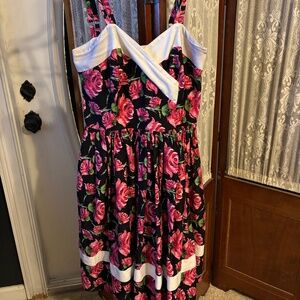 Unique vintage floral dress size medium